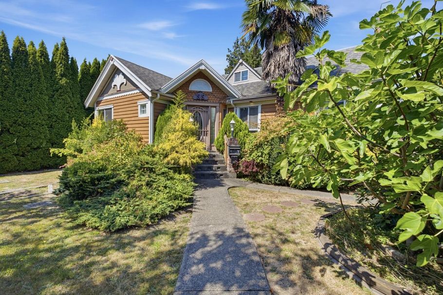 55 W King Edward Avenue Vancouver, BC - 3