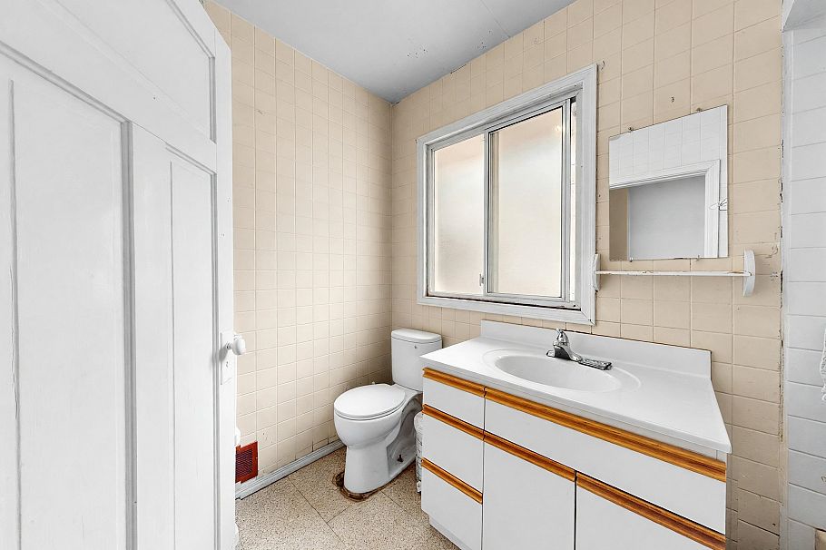 122 W 17th Avenue Vancouver, BC - 19