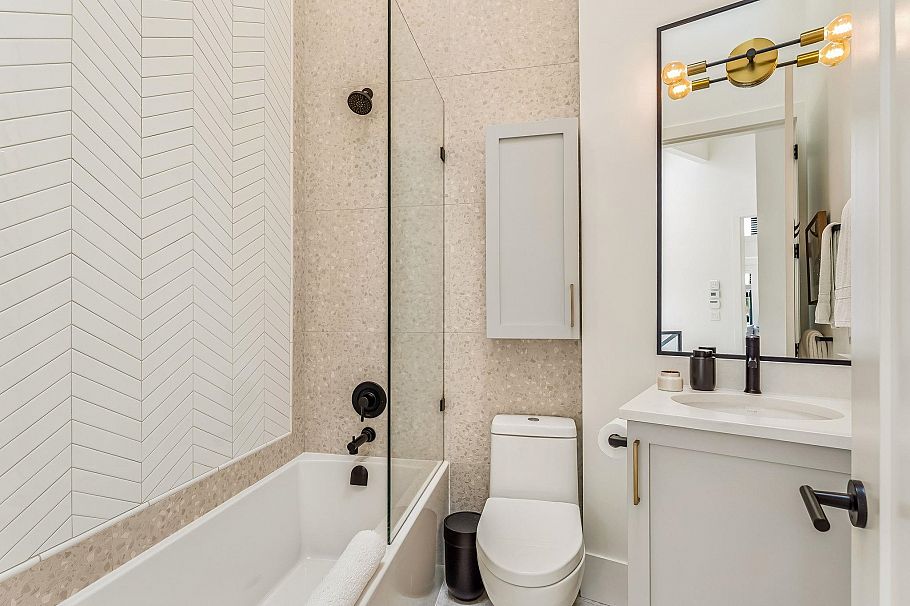 2107 N Grandview Highway Vancouver, BC - 28