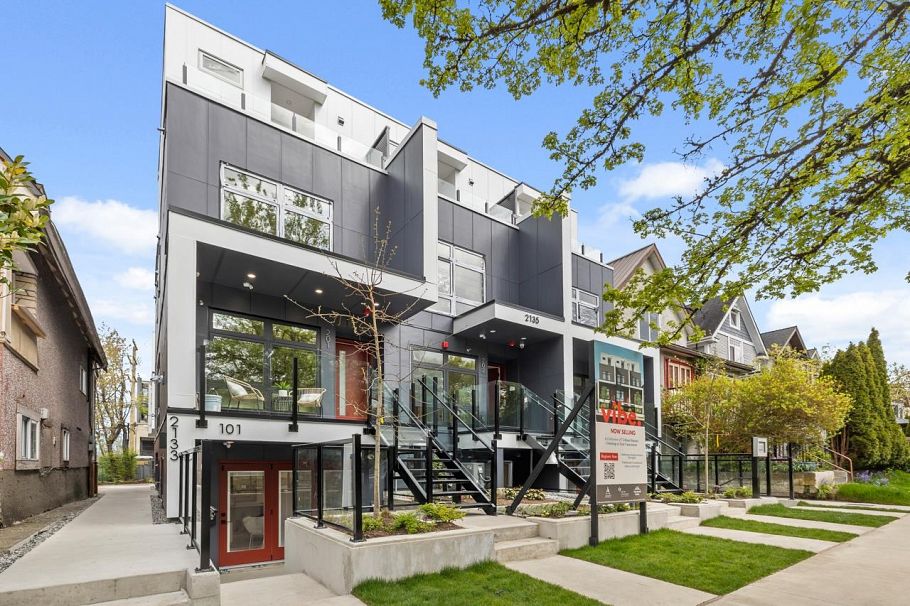101 2135 E Pender Street Vancouver, BC - 1