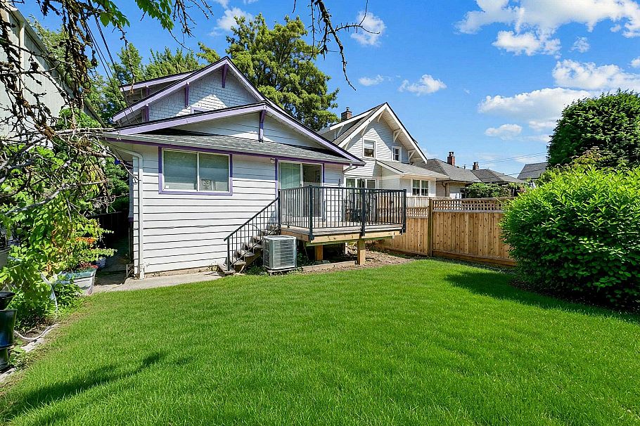 122 W 17th Avenue Vancouver, BC - 26