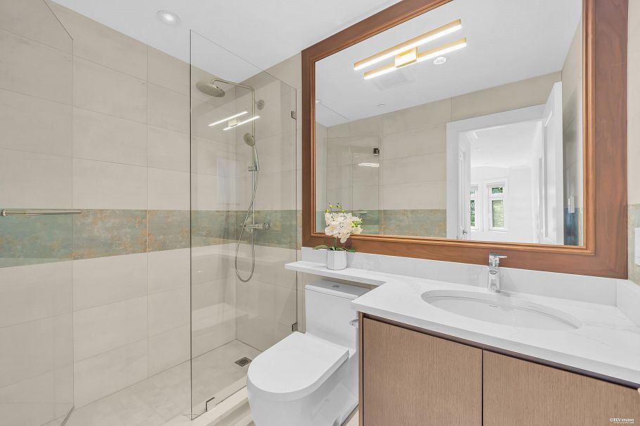 3491 W 40th Avenue Vancouver, BC - 26