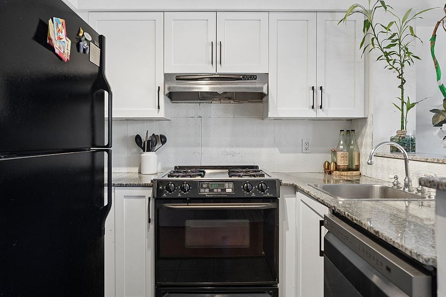 306 55 Alexander Street Vancouver, BC - 11