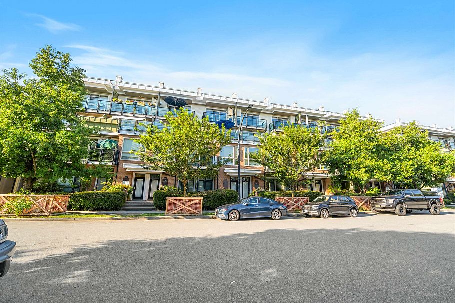78 728 W 14th Street North Vancouver, BC - 29