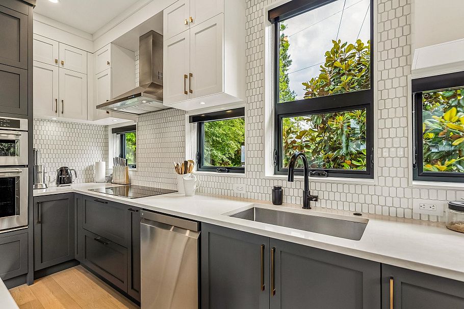 2107 N Grandview Highway Vancouver, BC - 13