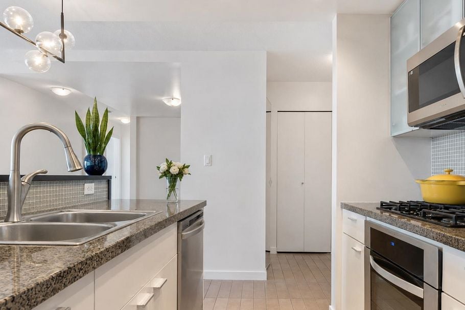 801 980 Cooperage Way Vancouver, BC - 13