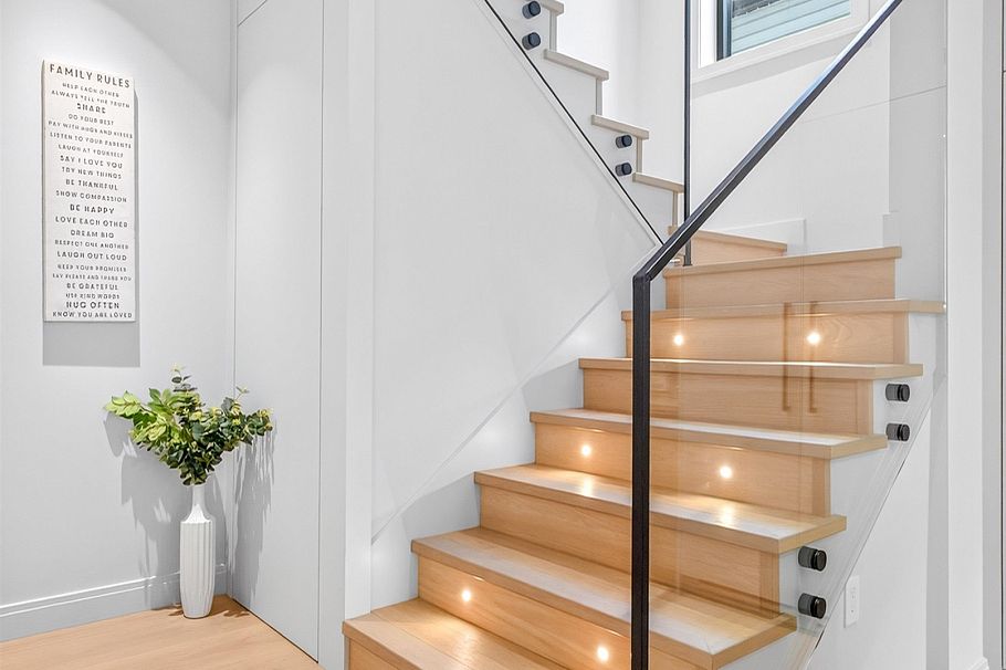 2 3836 W 21st Avenue Vancouver, BC - 25