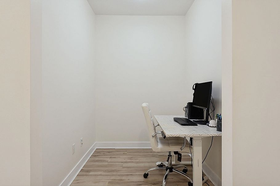 312 733 W 3rd Street North Vancouver, BC - 11
