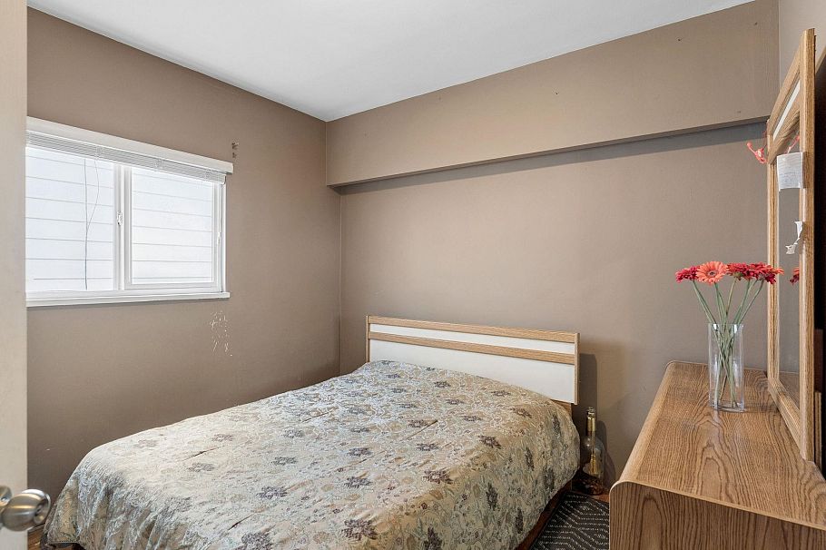 2248 Mannering Avenue Vancouver, BC - 18
