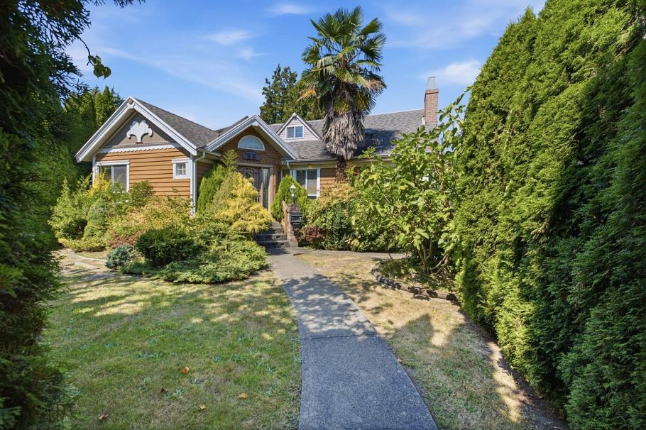 55 W King Edward Avenue Vancouver, BC - 1