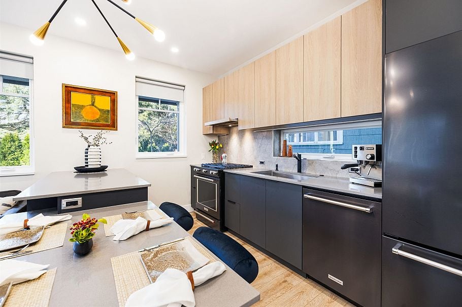 1506 E 11th Avenue Vancouver, BC - 13