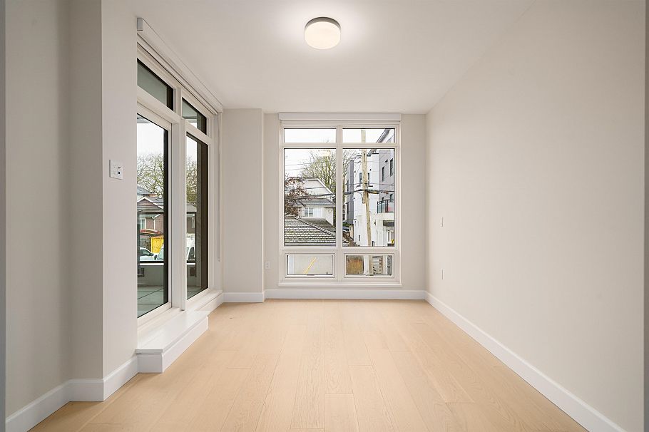 303 3668 W 10th Avenue Vancouver, BC - 18
