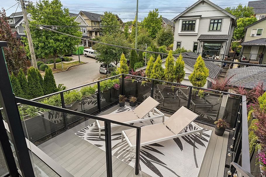 2107 N Grandview Highway Vancouver, BC - 32
