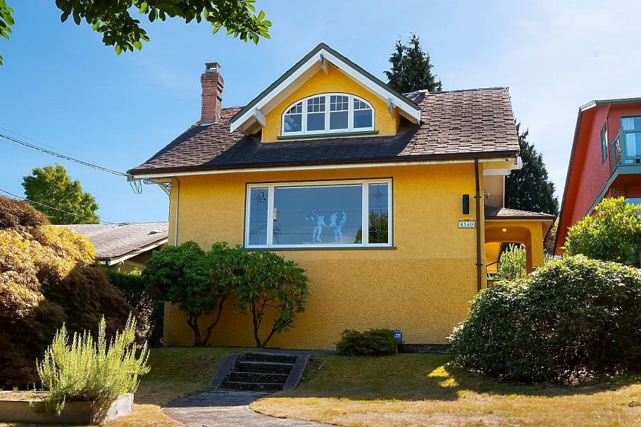 4540 W 3rd Avenue Vancouver, BC - 3