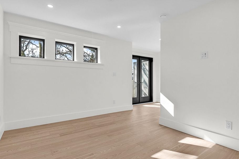 2566 W 2nd Avenue Vancouver, BC - 31