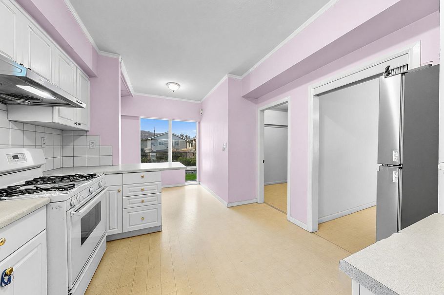 122 W 17th Avenue Vancouver, BC - 9