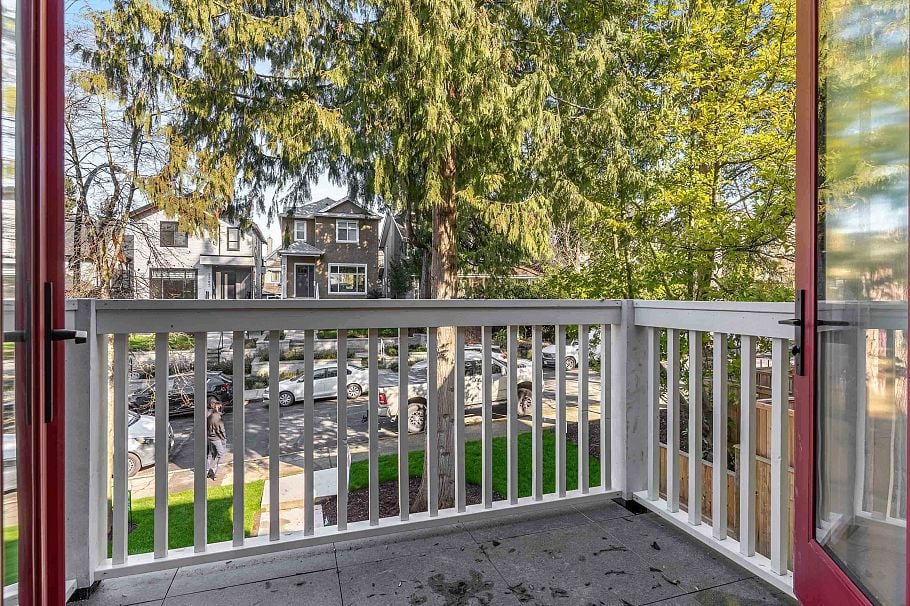 2566 W 2nd Avenue Vancouver, BC - 27