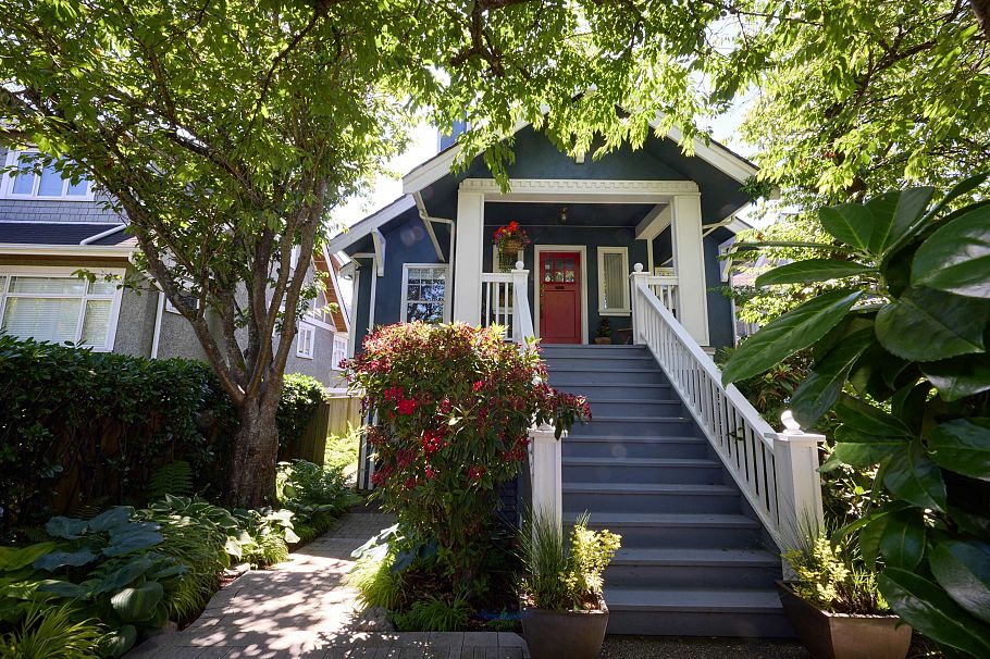 136 W 14th Avenue Vancouver, BC - 1
