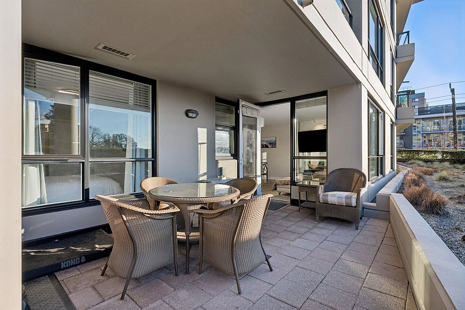 308 160 W 3rd Street North Vancouver, BC - 1