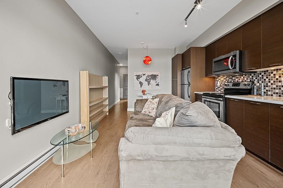 301 4372 Fraser Street Vancouver, BC - 4