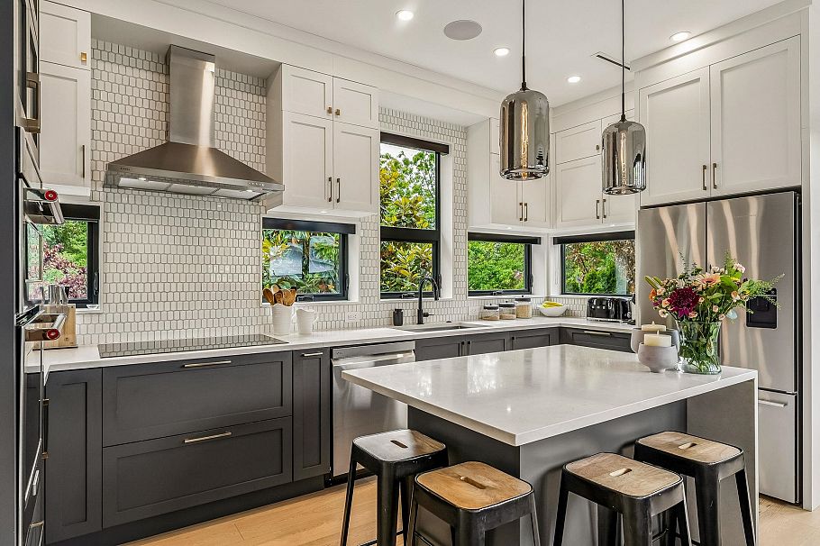 2107 N Grandview Highway Vancouver, BC - 8