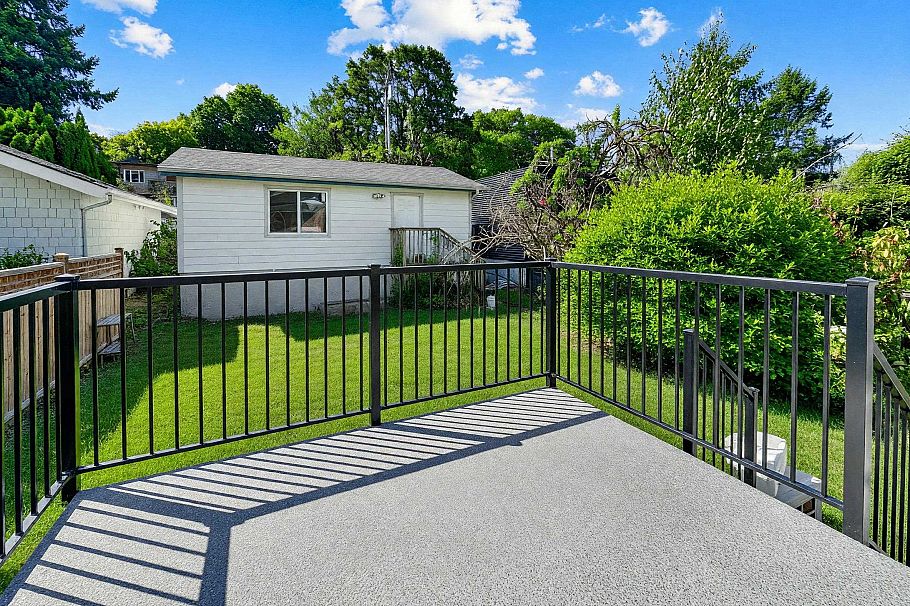 122 W 17th Avenue Vancouver, BC - 25