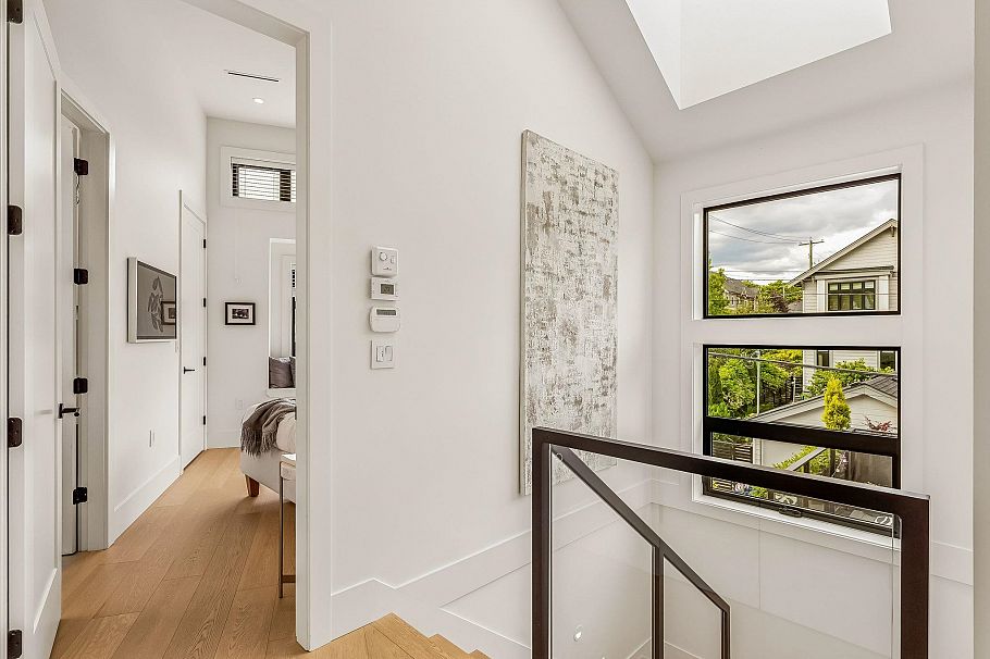 2107 N Grandview Highway Vancouver, BC - 20