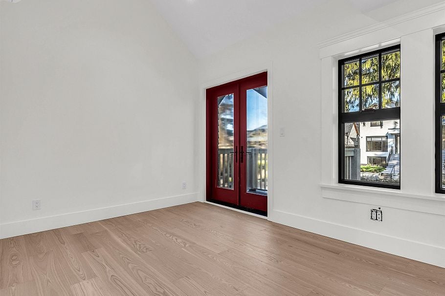 2566 W 2nd Avenue Vancouver, BC - 24