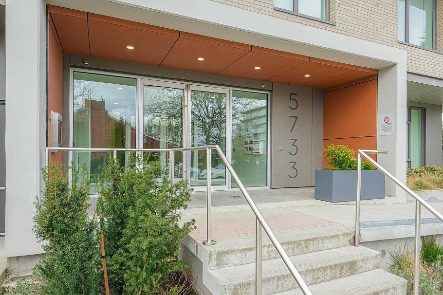 411 5733 Alberta Street Vancouver, BC - 1