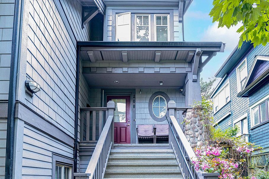 208 W 13th Avenue Vancouver, BC - 2