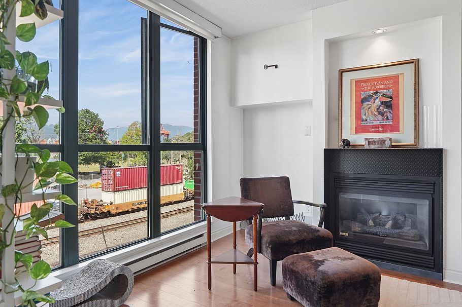 306 55 Alexander Street Vancouver, BC - 5