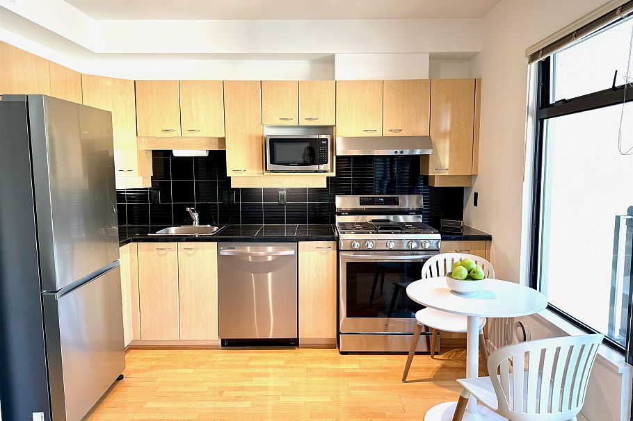 503 2228 Marstrand Avenue Vancouver, BC - 9