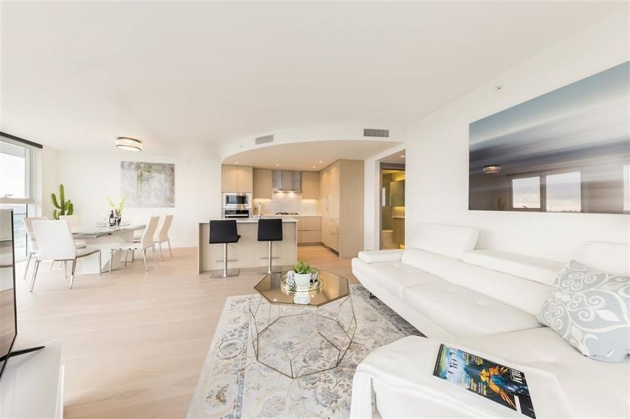 2417 89 Nelson Street Vancouver, BC - 2