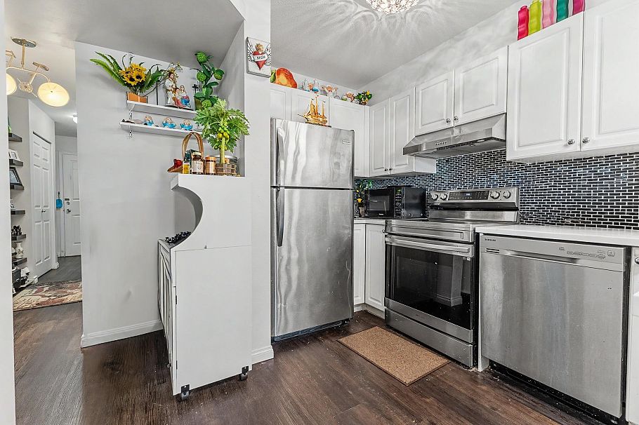 203 5555 Victoria Drive Vancouver, BC - 10