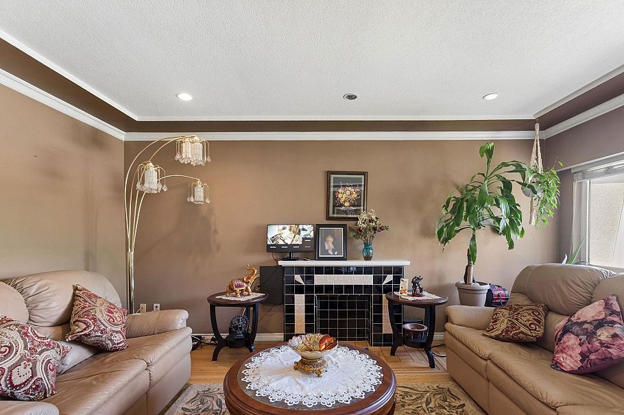 2248 Mannering Avenue Vancouver, BC - 5