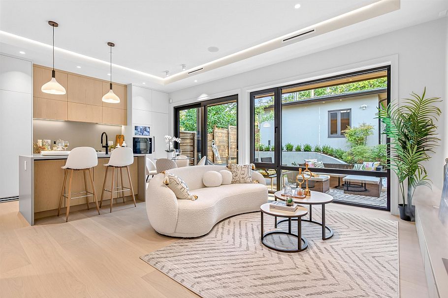 2 3836 W 21st Avenue Vancouver, BC - 3
