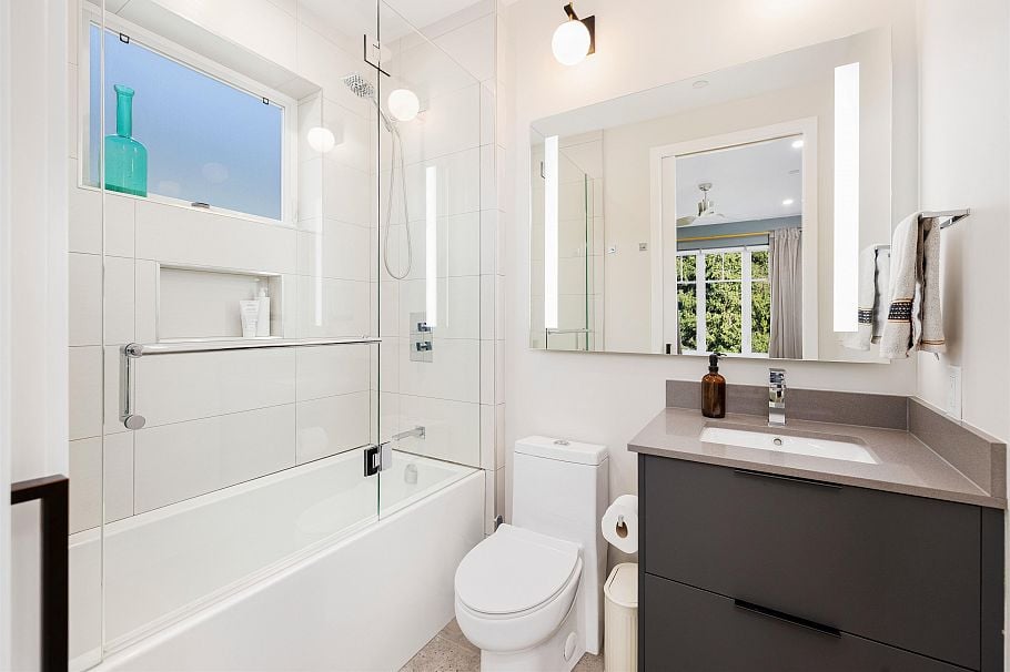 1506 E 11th Avenue Vancouver, BC - 24