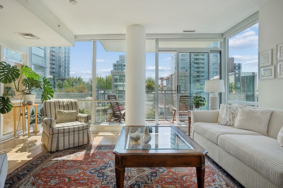 405 1455 Howe Street Vancouver, BC - 5