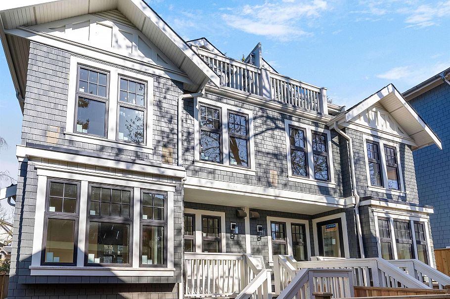 2568 W 2nd Avenue Vancouver, BC - 3