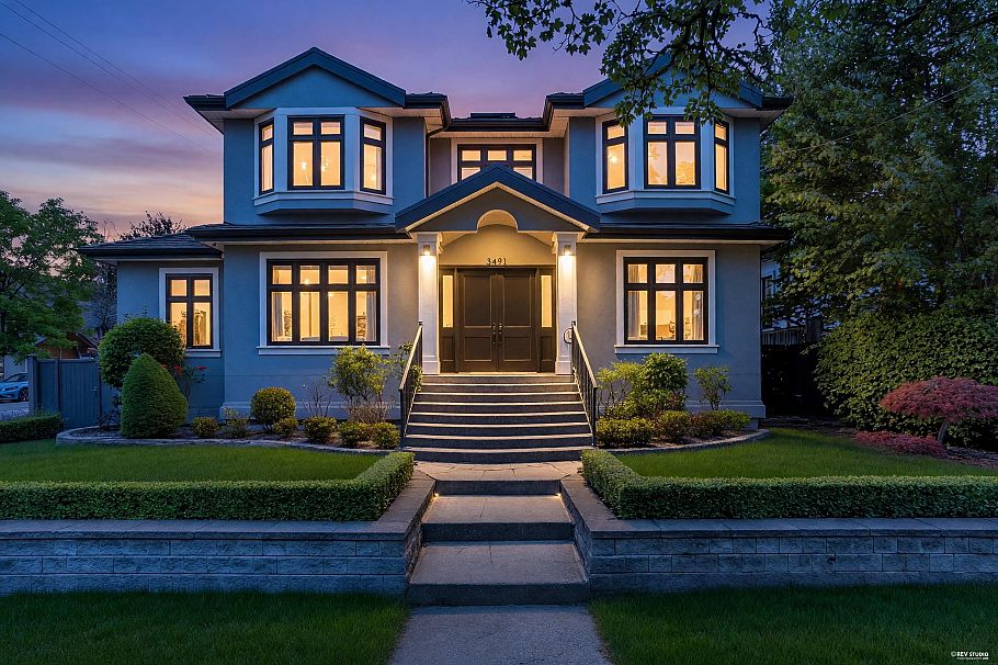 3491 W 40th Avenue Vancouver, BC - 1