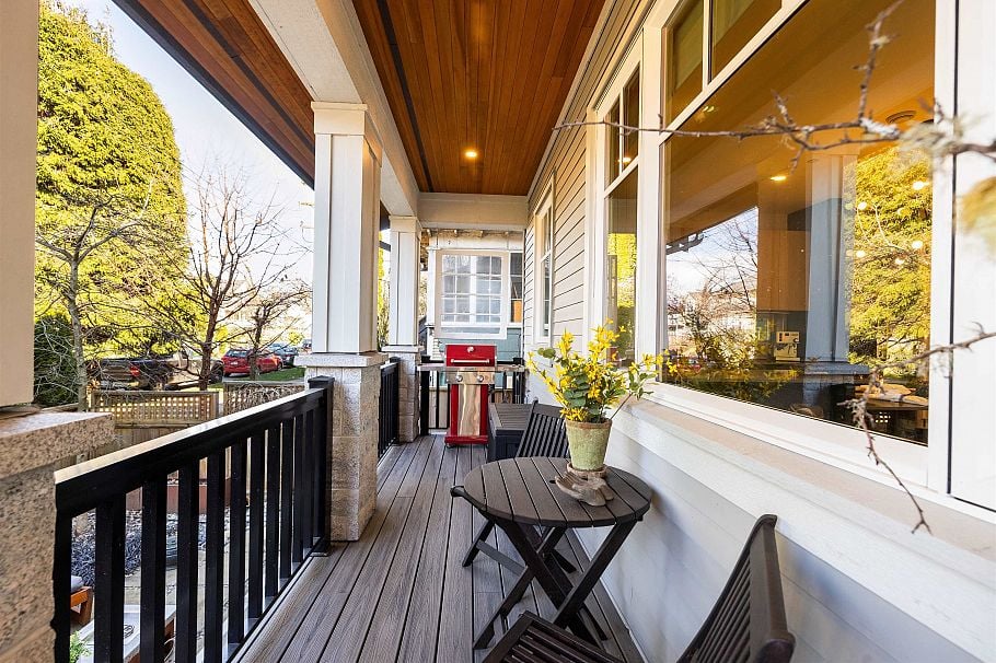 1506 E 11th Avenue Vancouver, BC - 3