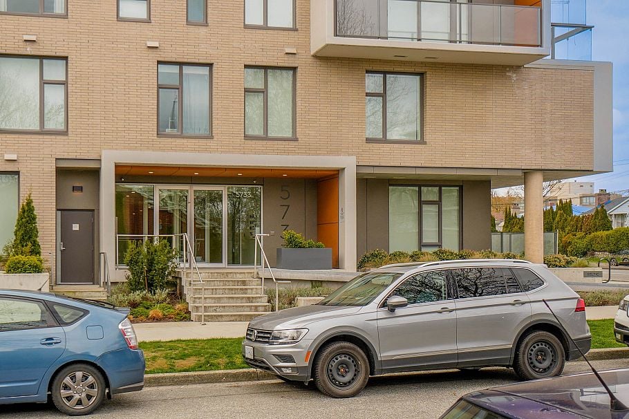 411 5733 Alberta Street Vancouver, BC - 4