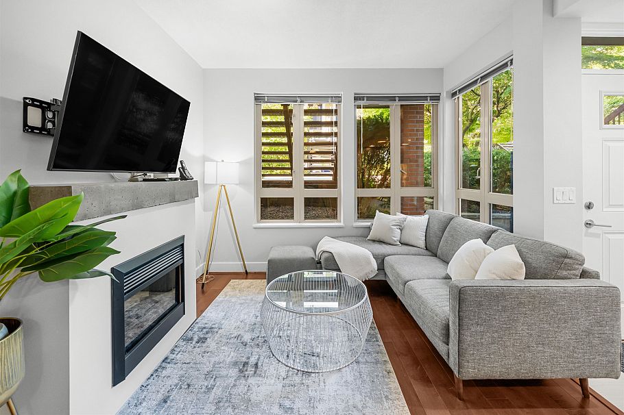 78 728 W 14th Street North Vancouver, BC - 9