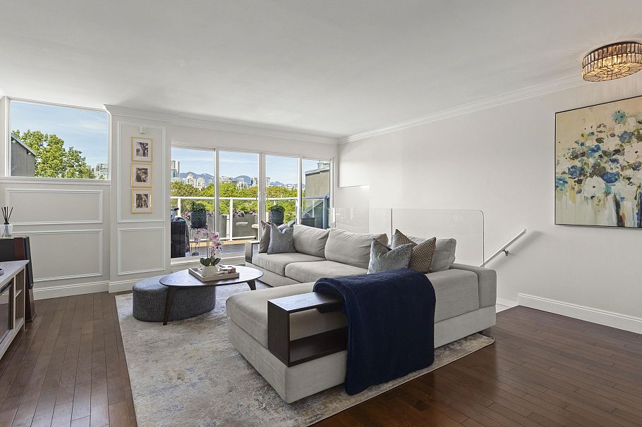 2218 Spruce Street Vancouver, BC - 2