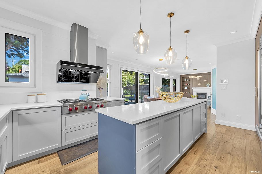 3491 W 40th Avenue Vancouver, BC - 10
