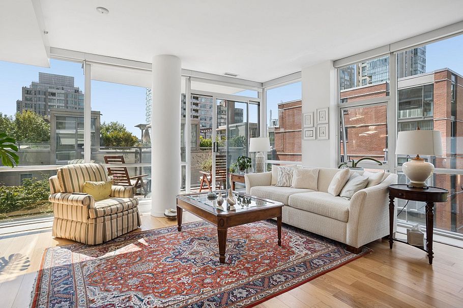 405 1455 Howe Street Vancouver, BC - 1