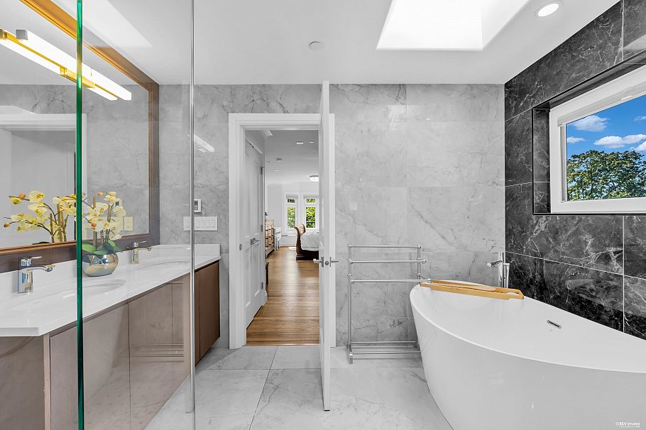 3491 W 40th Avenue Vancouver, BC - 23