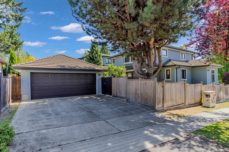 3491 W 40th Avenue Vancouver, BC - 38
