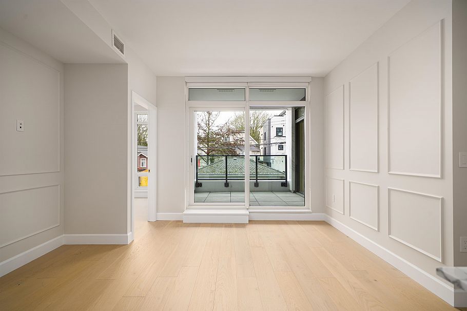 303 3668 W 10th Avenue Vancouver, BC - 4