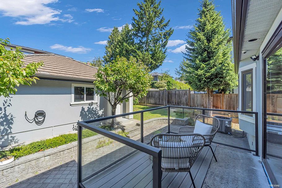 3491 W 40th Avenue Vancouver, BC - 36